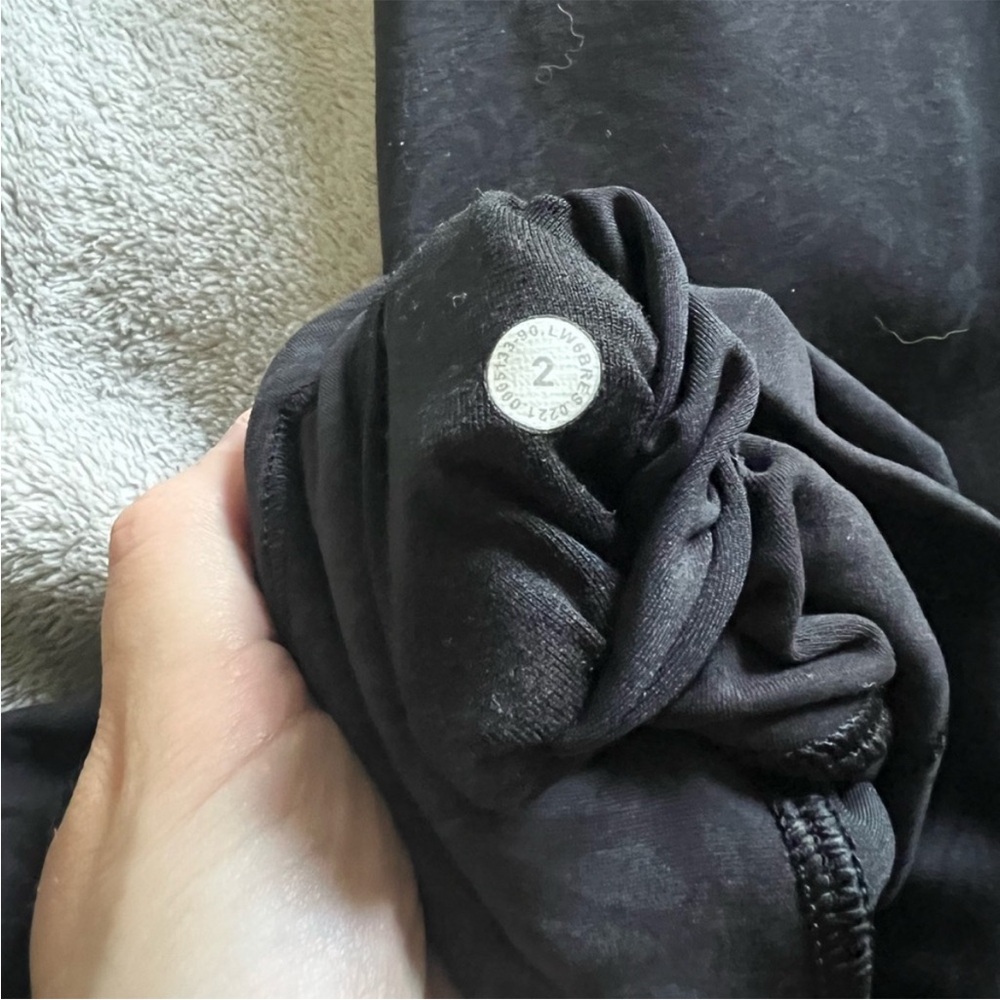 Lululemon Hawaii Island Black/Grey Wunder Train High-Rise Crop 23" Leggings - Picture 5 of 7